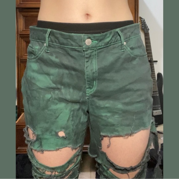 SOLD - D.I.Y Tie Dye Extremely Distressed Jeans - Picture 5 of 8